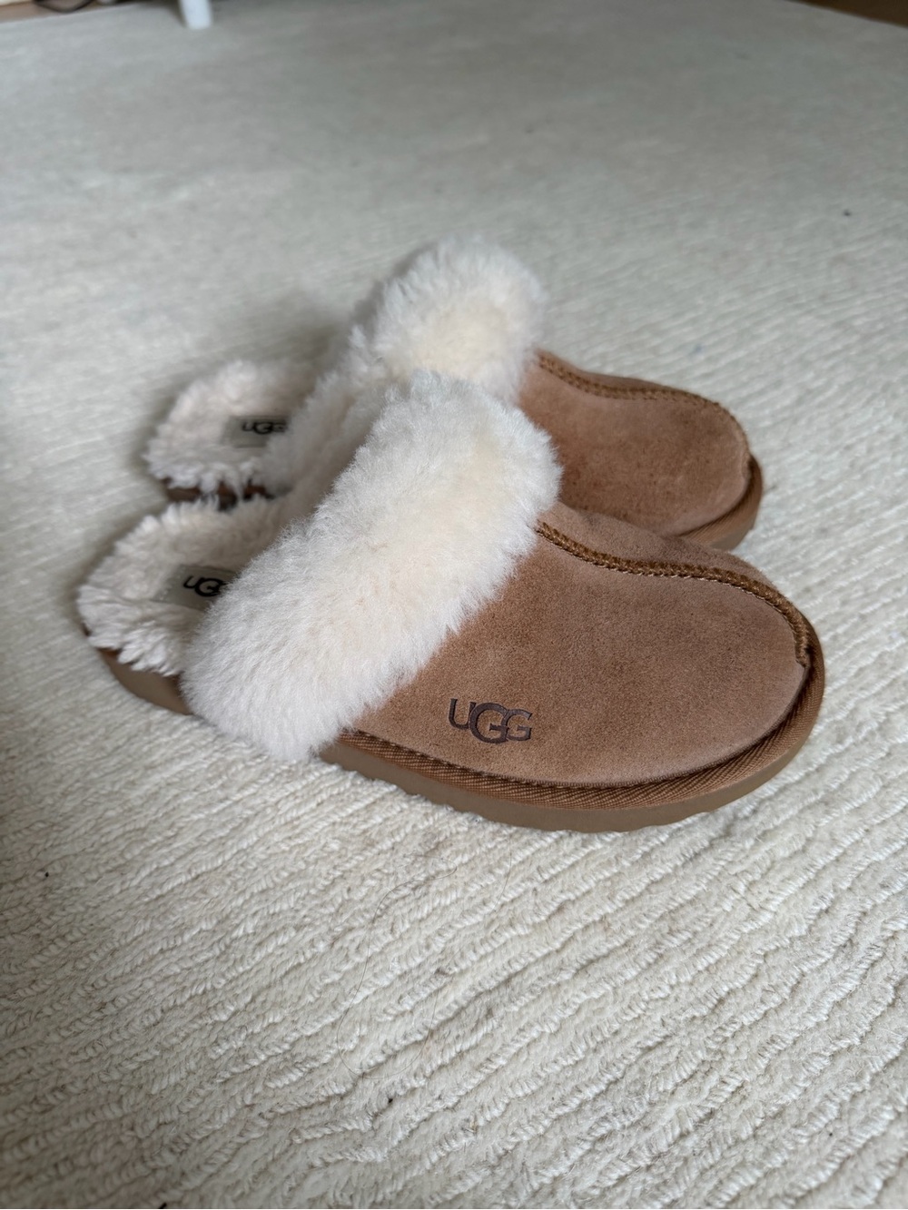UGG Kids Chestnut Suede Shearling Slip-On Slippers - Cream Trim